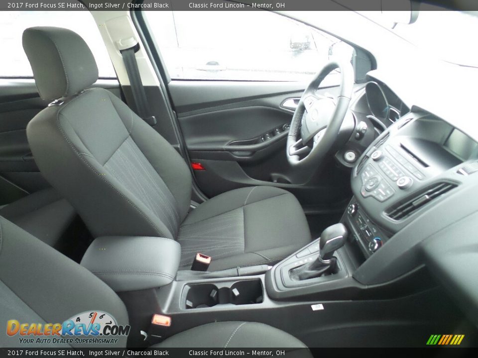 2017 Ford Focus SE Hatch Ingot Silver / Charcoal Black Photo #4