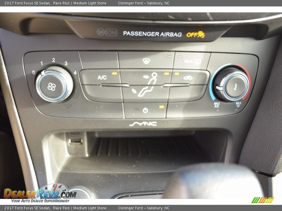 2017 Ford Focus SE Sedan Race Red / Medium Light Stone Photo #13