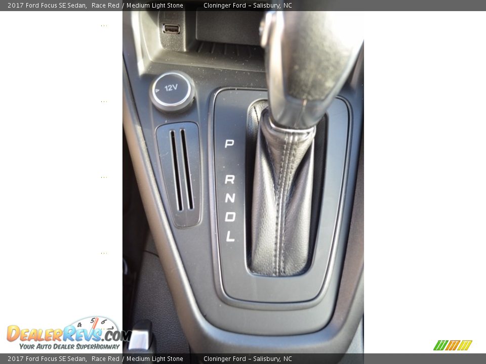 2017 Ford Focus SE Sedan Race Red / Medium Light Stone Photo #14