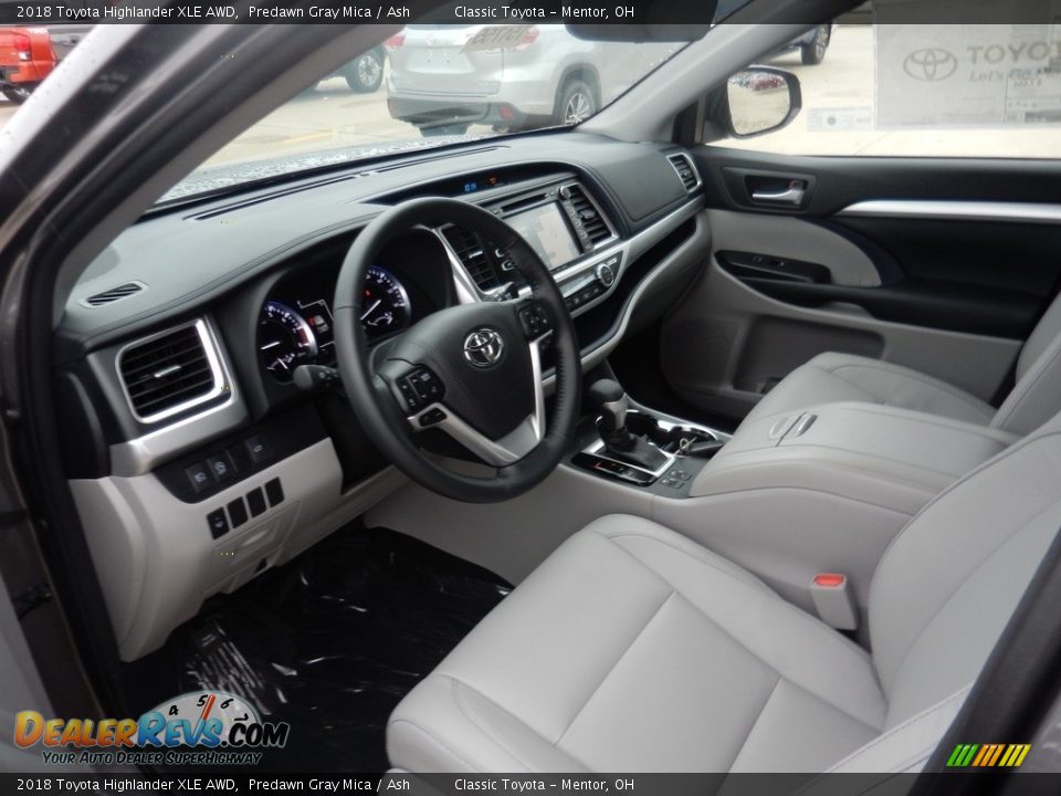 Ash Interior - 2018 Toyota Highlander XLE AWD Photo #3