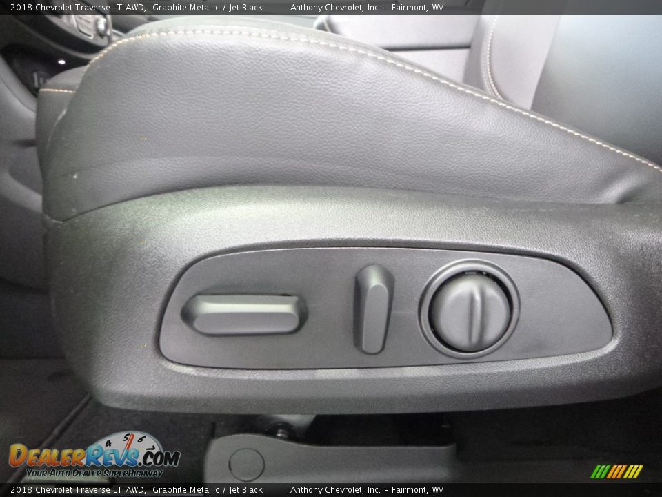 2018 Chevrolet Traverse LT AWD Graphite Metallic / Jet Black Photo #18