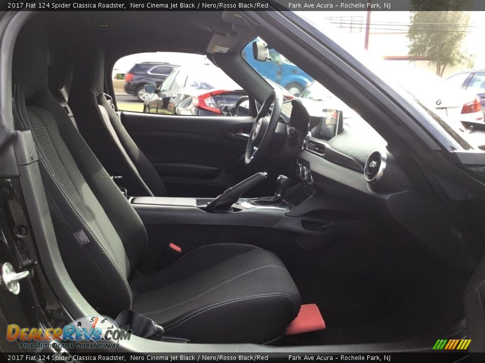 2017 Fiat 124 Spider Classica Roadster Nero Cinema Jet Black / Nero/Rosso Black/Red Photo #32