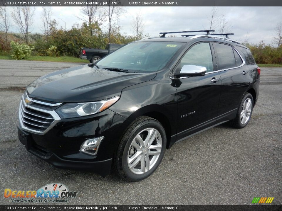 Front 3/4 View of 2018 Chevrolet Equinox Premier Photo #1