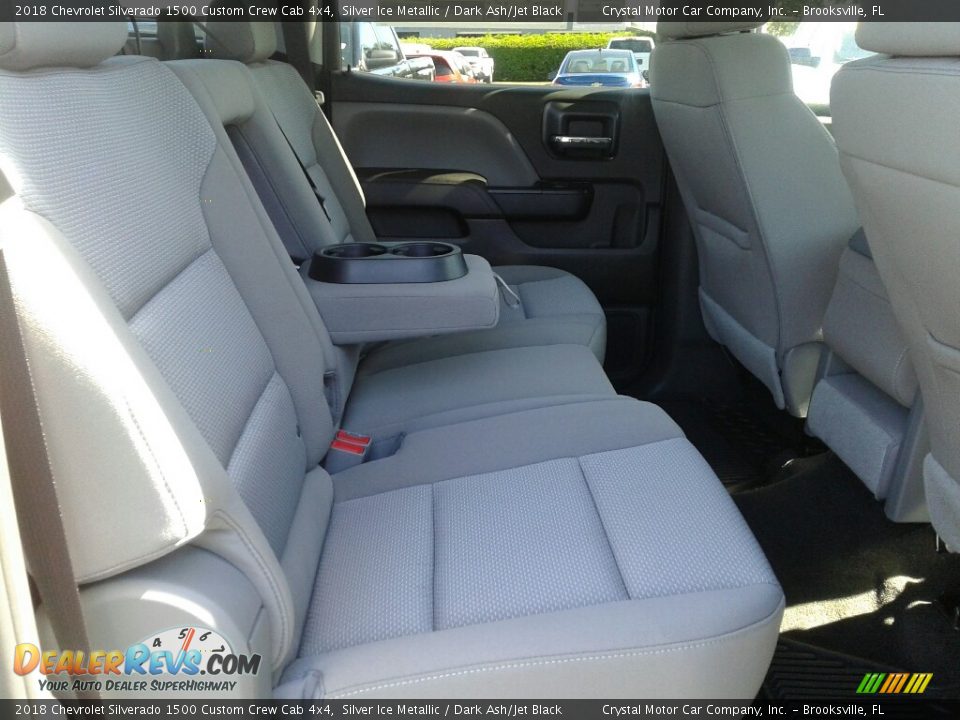 2018 Chevrolet Silverado 1500 Custom Crew Cab 4x4 Silver Ice Metallic / Dark Ash/Jet Black Photo #11