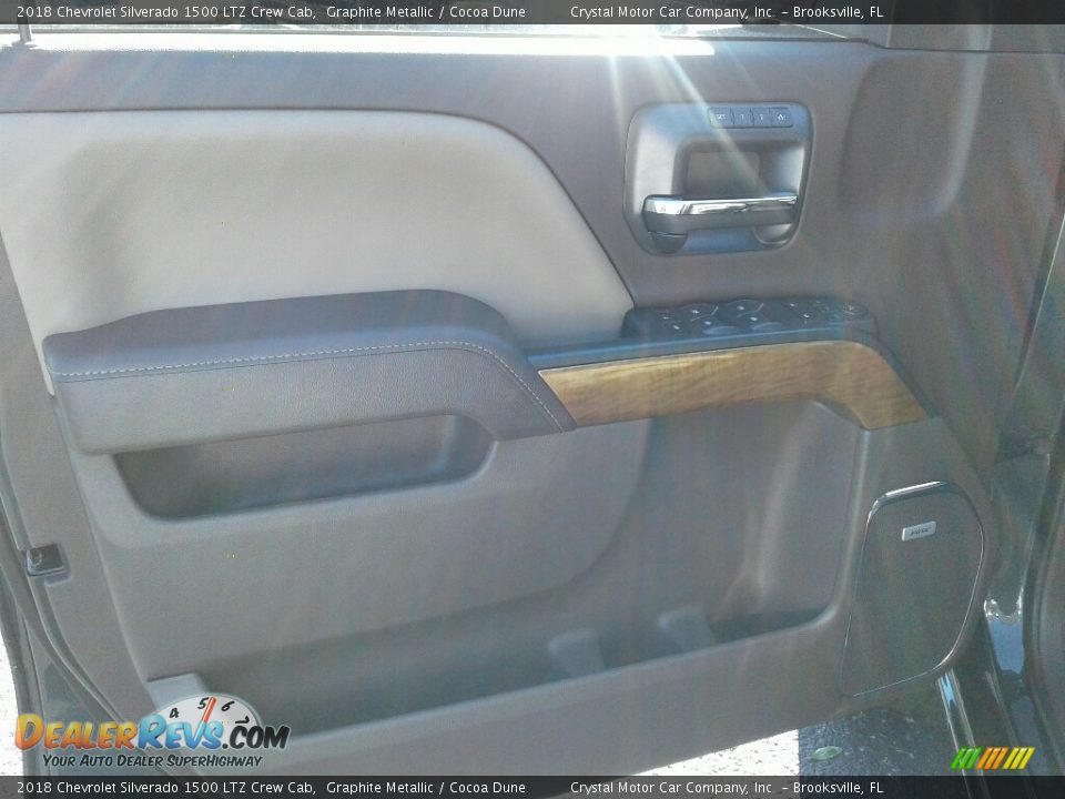 2018 Chevrolet Silverado 1500 LTZ Crew Cab Graphite Metallic / Cocoa Dune Photo #17