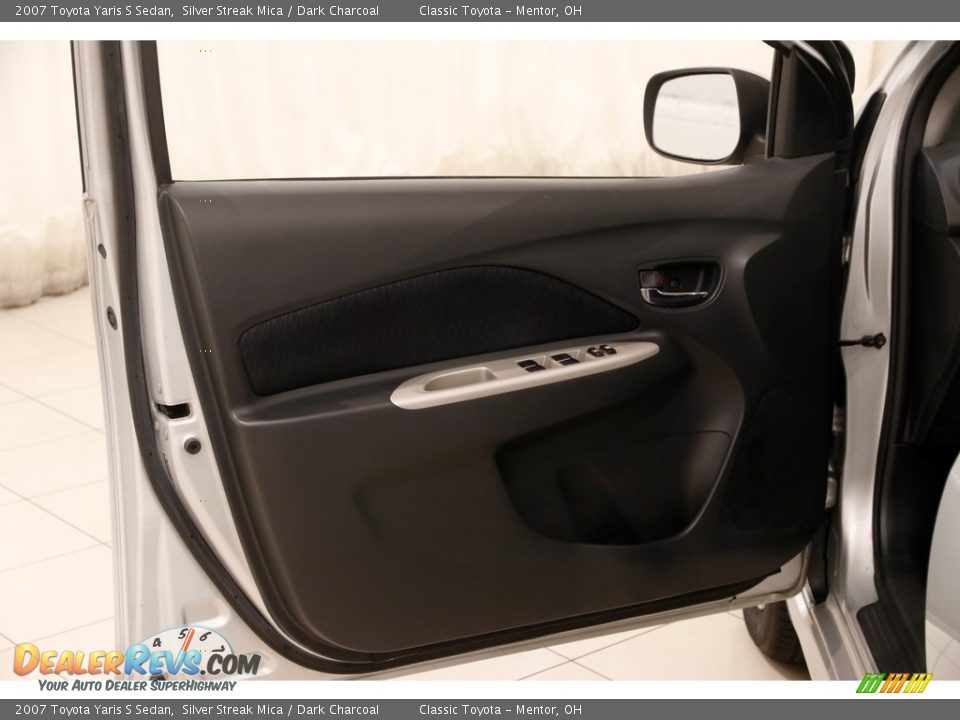 2007 Toyota Yaris S Sedan Silver Streak Mica / Dark Charcoal Photo #4