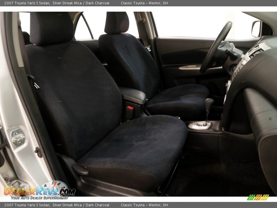 2007 Toyota Yaris S Sedan Silver Streak Mica / Dark Charcoal Photo #10