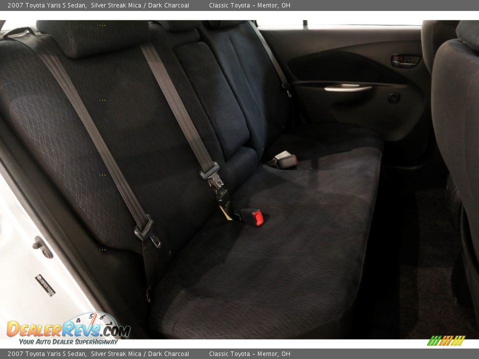 2007 Toyota Yaris S Sedan Silver Streak Mica / Dark Charcoal Photo #11