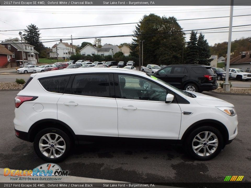 2017 Ford Escape SE 4WD Oxford White / Charcoal Black Photo #4