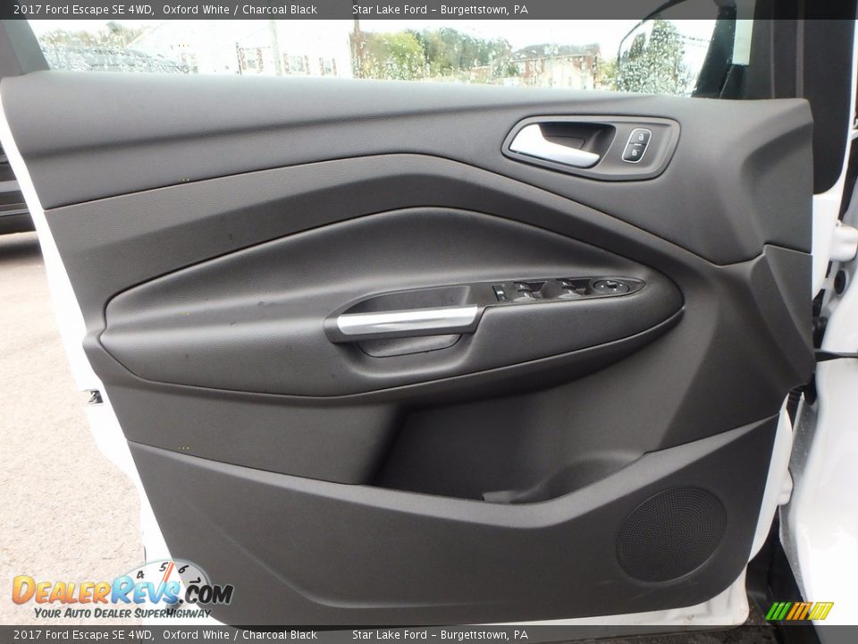 2017 Ford Escape SE 4WD Oxford White / Charcoal Black Photo #12