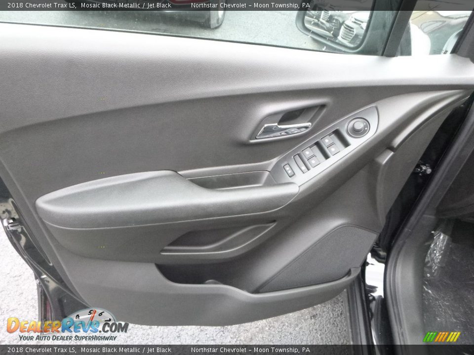 2018 Chevrolet Trax LS Mosaic Black Metallic / Jet Black Photo #15