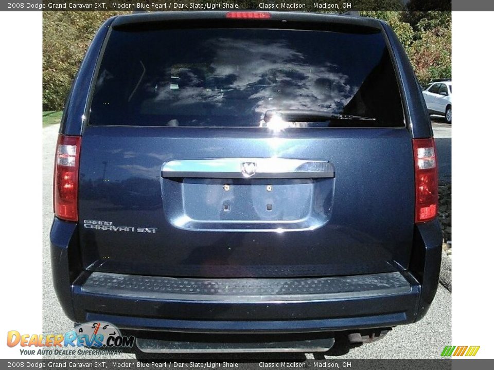2008 Dodge Grand Caravan SXT Modern Blue Pearl / Dark Slate/Light Shale Photo #4