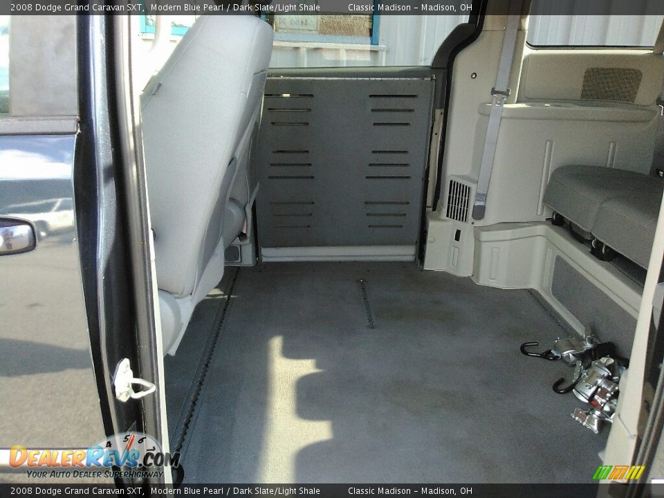 2008 Dodge Grand Caravan SXT Modern Blue Pearl / Dark Slate/Light Shale Photo #14