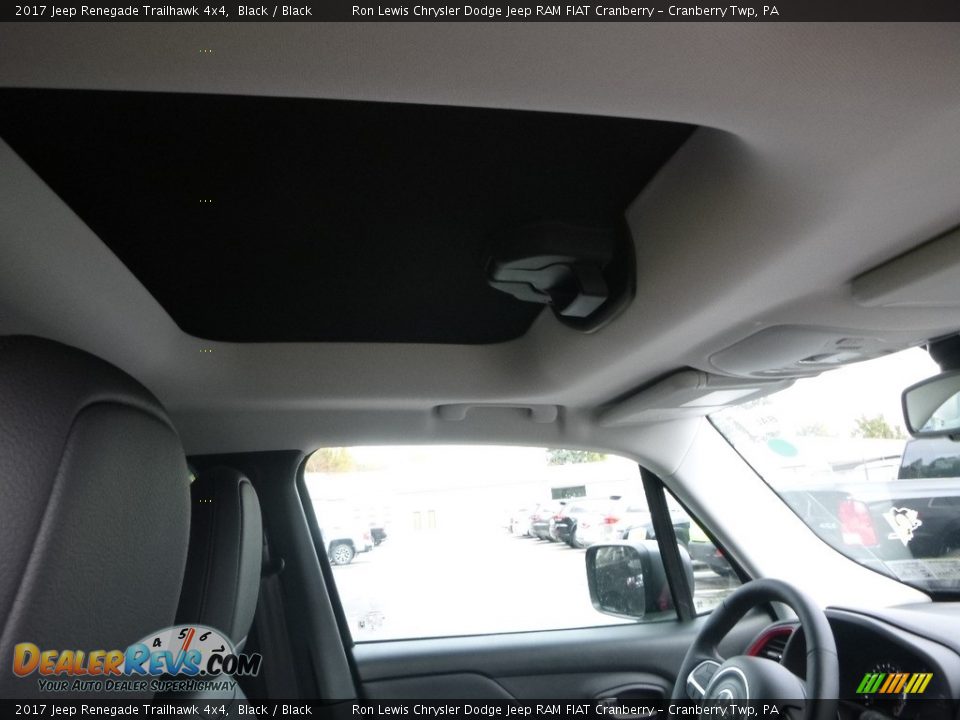 2017 Jeep Renegade Trailhawk 4x4 Black / Black Photo #10
