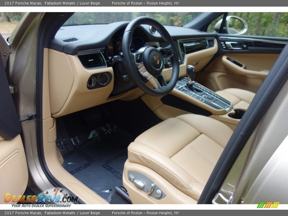 2017 Porsche Macan Palladium Metallic / Luxor Beige Photo #10