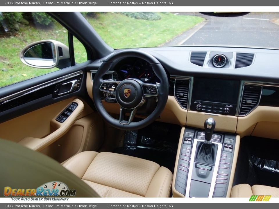 2017 Porsche Macan Palladium Metallic / Luxor Beige Photo #12