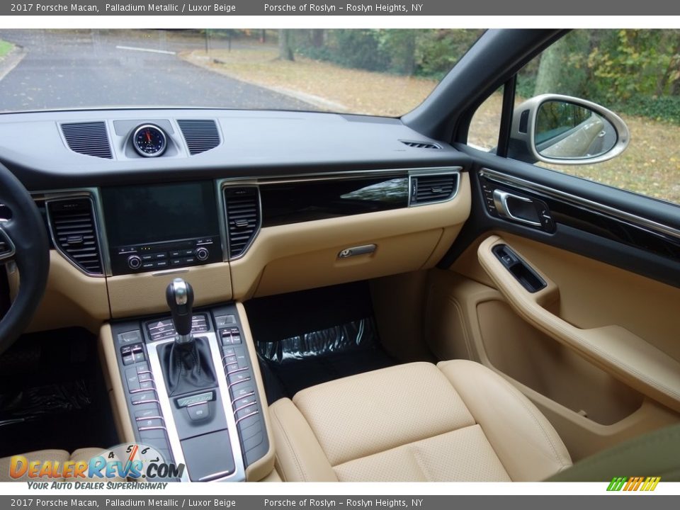 2017 Porsche Macan Palladium Metallic / Luxor Beige Photo #14