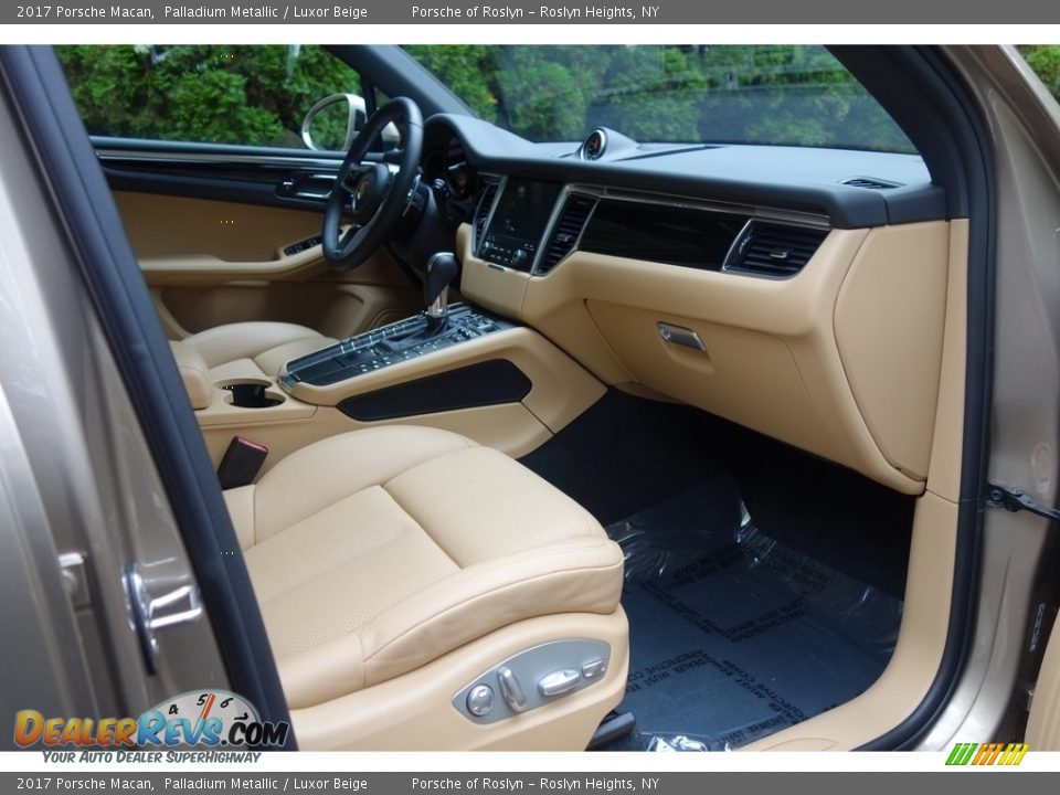 2017 Porsche Macan Palladium Metallic / Luxor Beige Photo #15