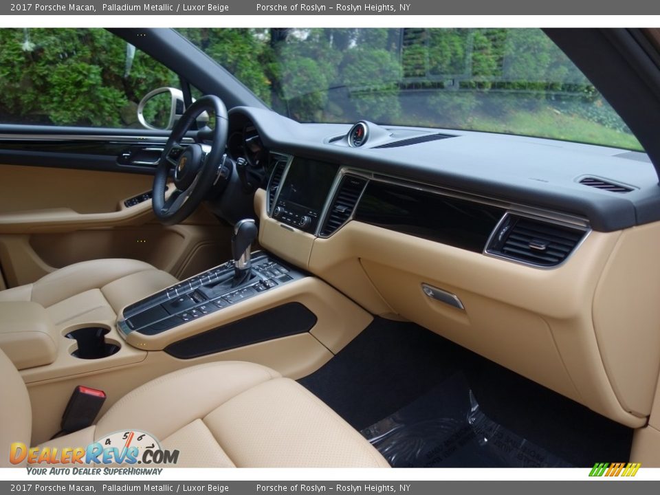 2017 Porsche Macan Palladium Metallic / Luxor Beige Photo #16