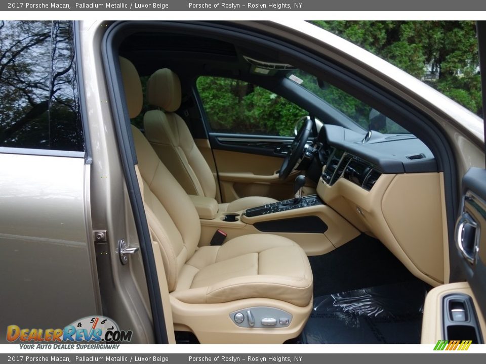 2017 Porsche Macan Palladium Metallic / Luxor Beige Photo #17