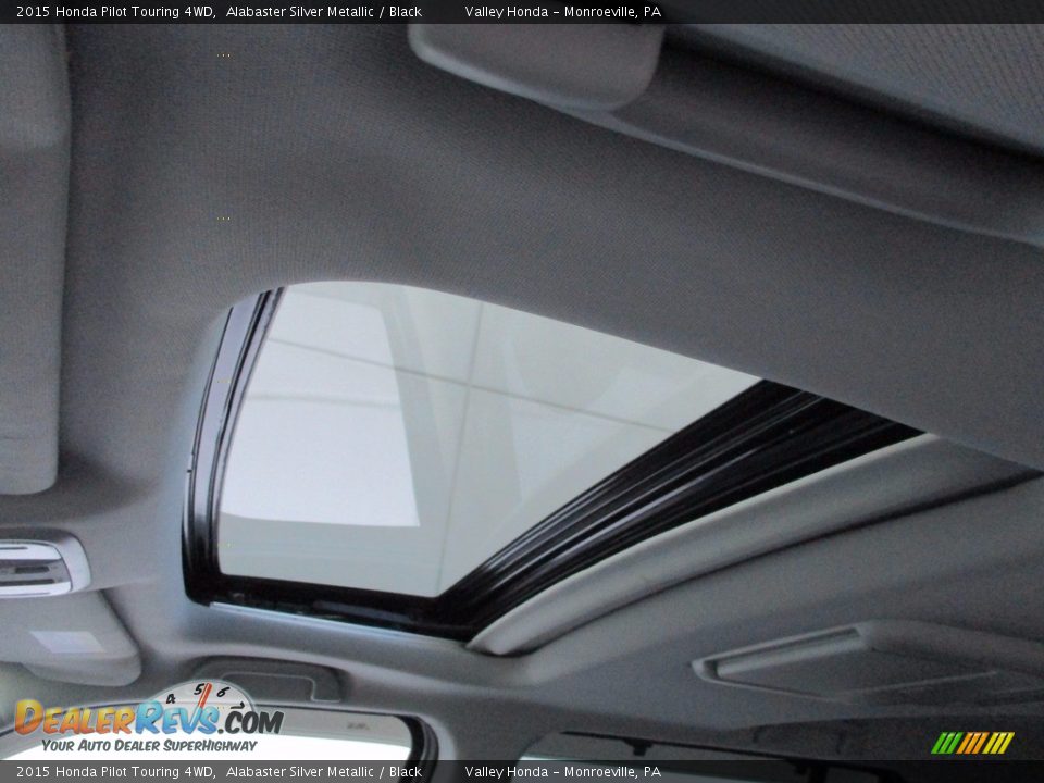 2015 Honda Pilot Touring 4WD Alabaster Silver Metallic / Black Photo #11