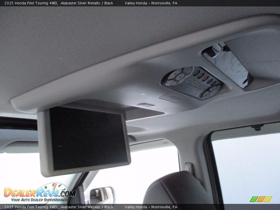 2015 Honda Pilot Touring 4WD Alabaster Silver Metallic / Black Photo #15