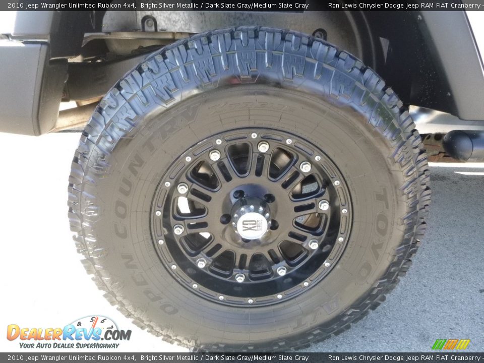 2010 Jeep Wrangler Unlimited Rubicon 4x4 Bright Silver Metallic / Dark Slate Gray/Medium Slate Gray Photo #9