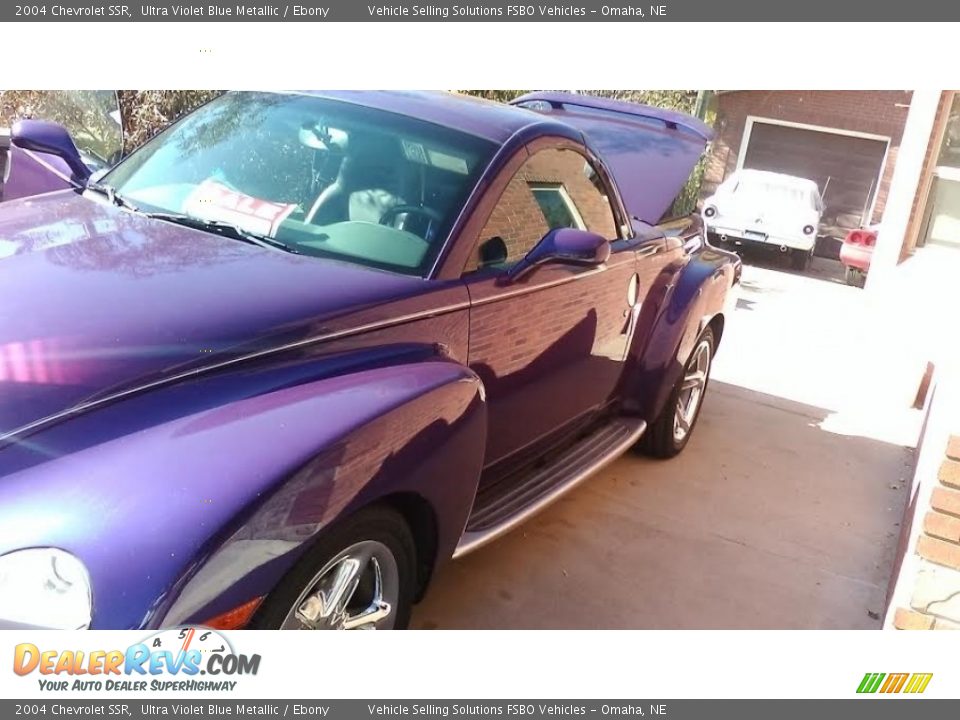 2004 Chevrolet SSR Ultra Violet Blue Metallic / Ebony Photo #4