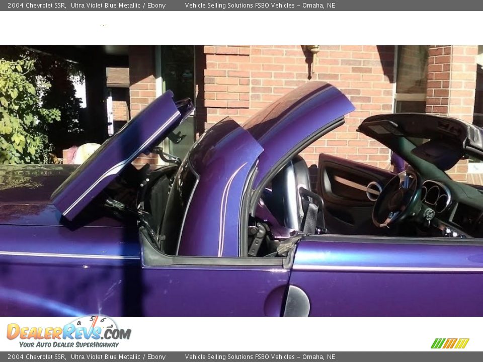 2004 Chevrolet SSR Ultra Violet Blue Metallic / Ebony Photo #13