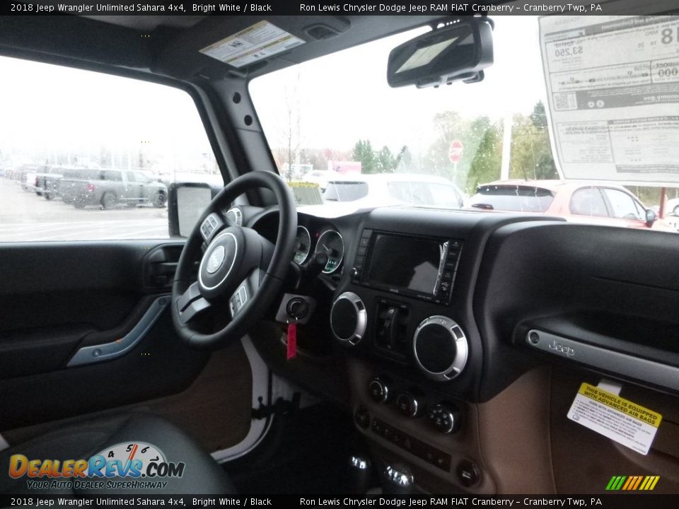 2018 Jeep Wrangler Unlimited Sahara 4x4 Bright White / Black Photo #11