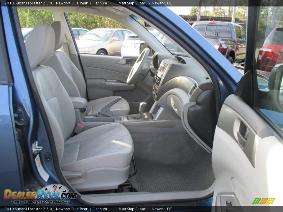 2010 Subaru Forester 2.5 X Newport Blue Pearl / Platinum Photo #17