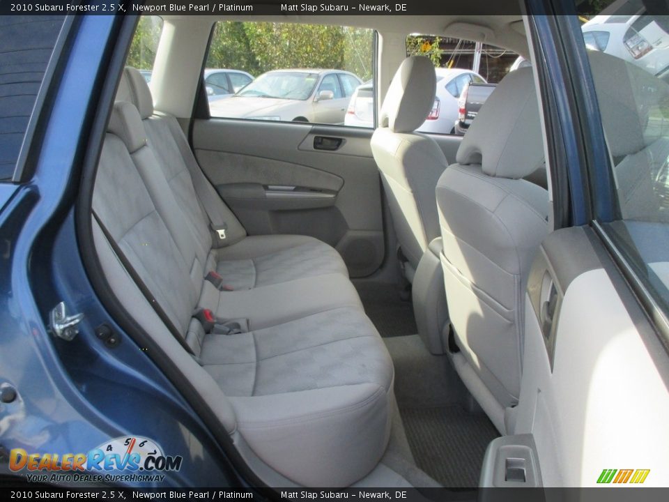 2010 Subaru Forester 2.5 X Newport Blue Pearl / Platinum Photo #18