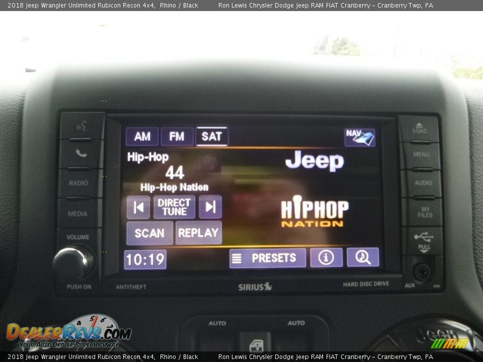 Controls of 2018 Jeep Wrangler Unlimited Rubicon Recon 4x4 Photo #15