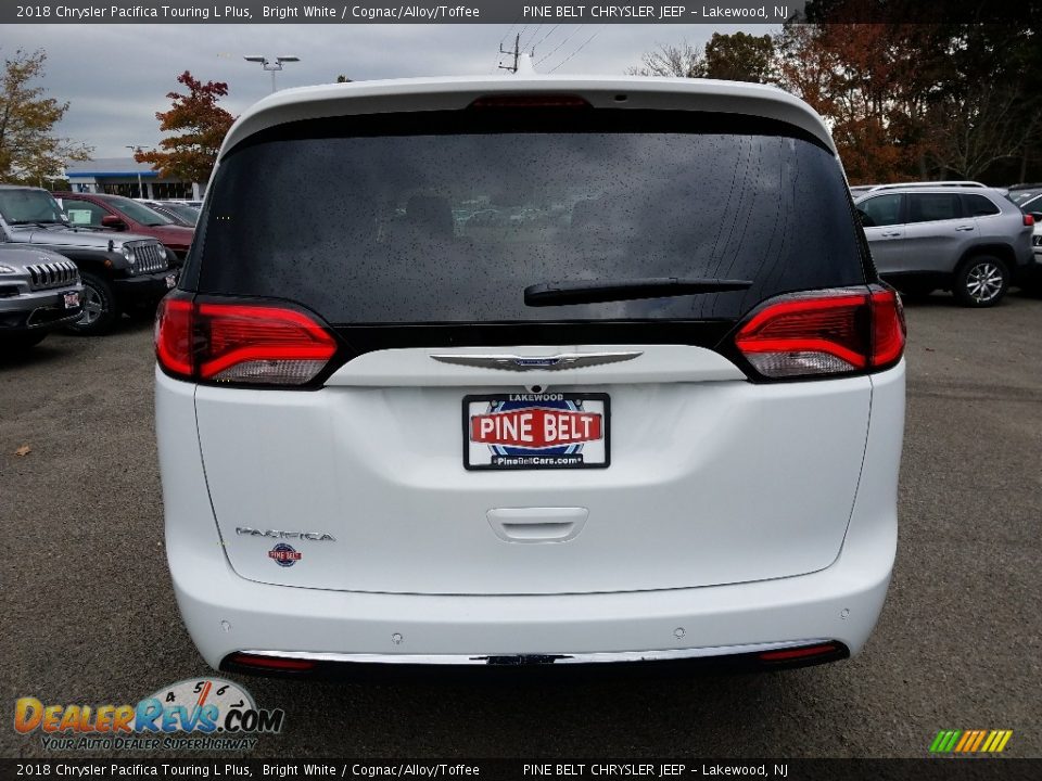 2018 Chrysler Pacifica Touring L Plus Bright White / Cognac/Alloy/Toffee Photo #5