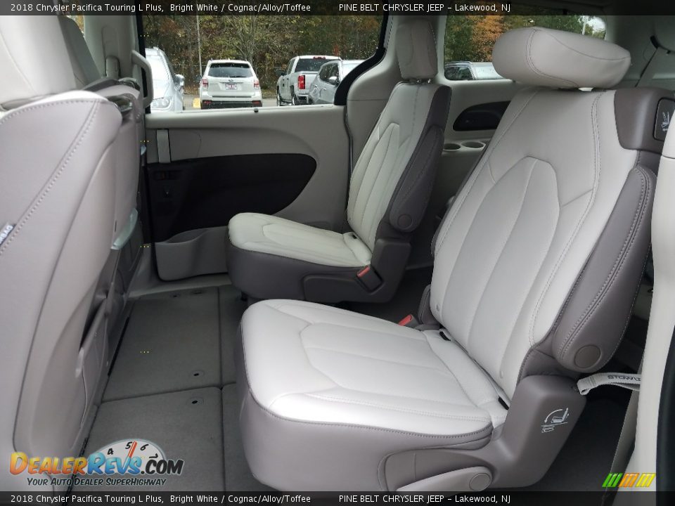 2018 Chrysler Pacifica Touring L Plus Bright White / Cognac/Alloy/Toffee Photo #6