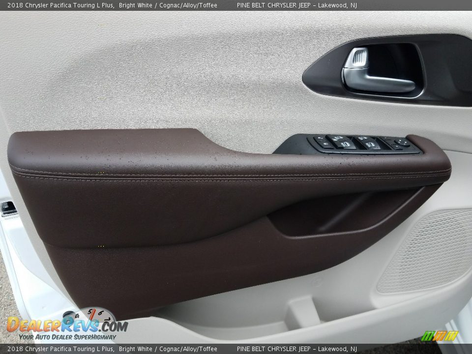 2018 Chrysler Pacifica Touring L Plus Bright White / Cognac/Alloy/Toffee Photo #8