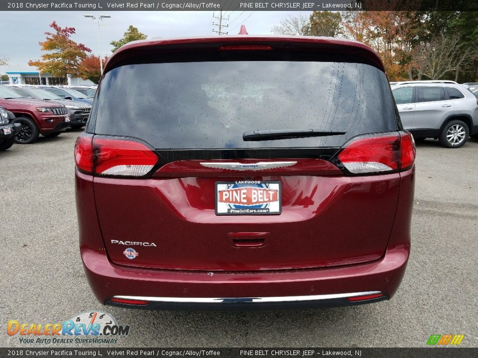 2018 Chrysler Pacifica Touring L Velvet Red Pearl / Cognac/Alloy/Toffee Photo #5