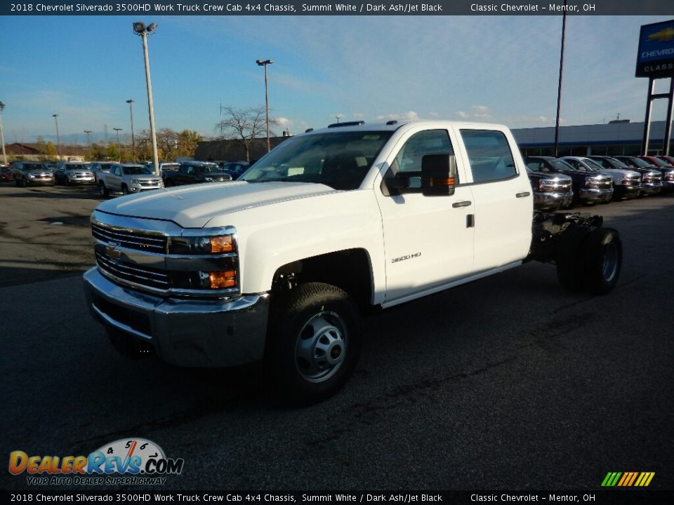 Front 3/4 View of 2018 Chevrolet Silverado 3500HD Work Truck Crew Cab 4x4 Chassis Photo #1