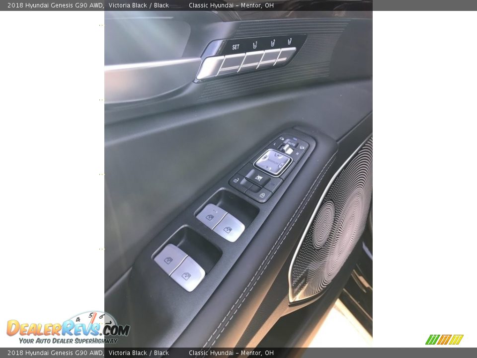 Controls of 2018 Hyundai Genesis G90 AWD Photo #9