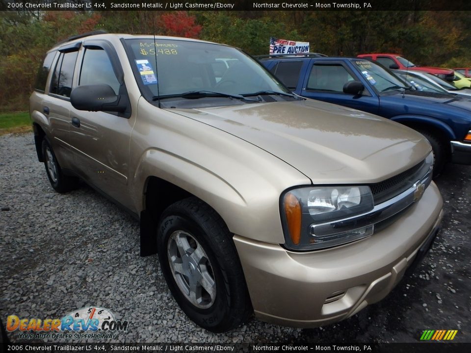 2006 Chevrolet TrailBlazer LS 4x4 Sandstone Metallic / Light Cashmere/Ebony Photo #5