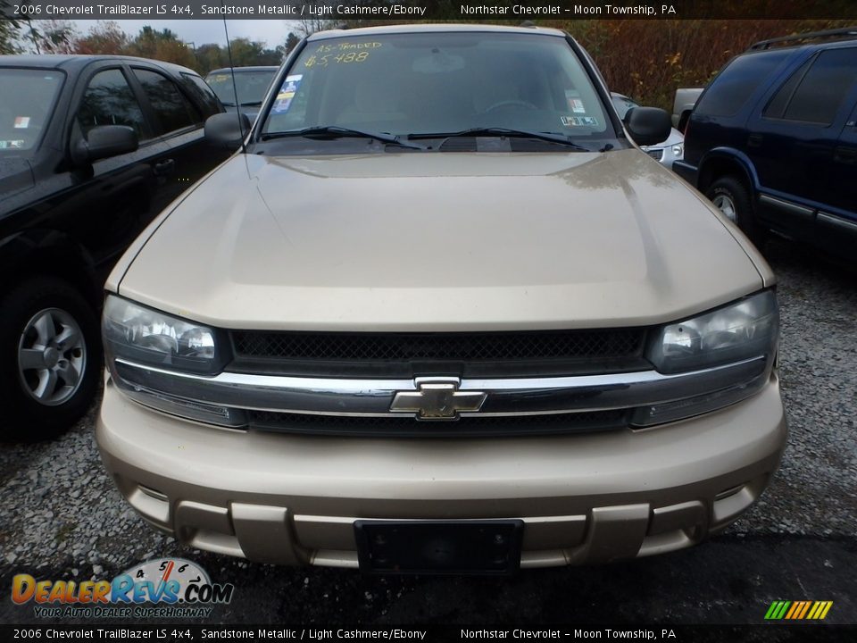 2006 Chevrolet TrailBlazer LS 4x4 Sandstone Metallic / Light Cashmere/Ebony Photo #6
