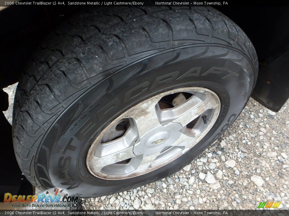 2006 Chevrolet TrailBlazer LS 4x4 Sandstone Metallic / Light Cashmere/Ebony Photo #7
