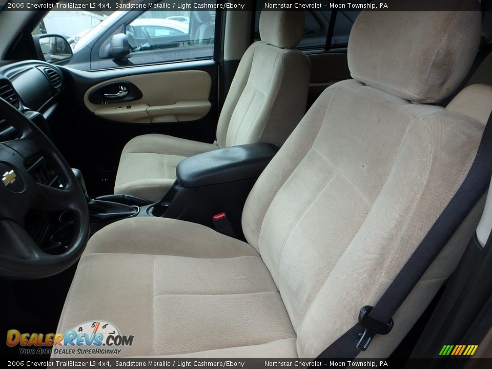 2006 Chevrolet TrailBlazer LS 4x4 Sandstone Metallic / Light Cashmere/Ebony Photo #8
