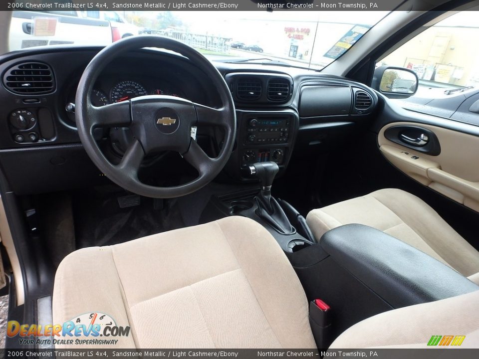 2006 Chevrolet TrailBlazer LS 4x4 Sandstone Metallic / Light Cashmere/Ebony Photo #10