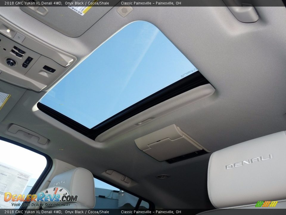 Sunroof of 2018 GMC Yukon XL Denali 4WD Photo #6