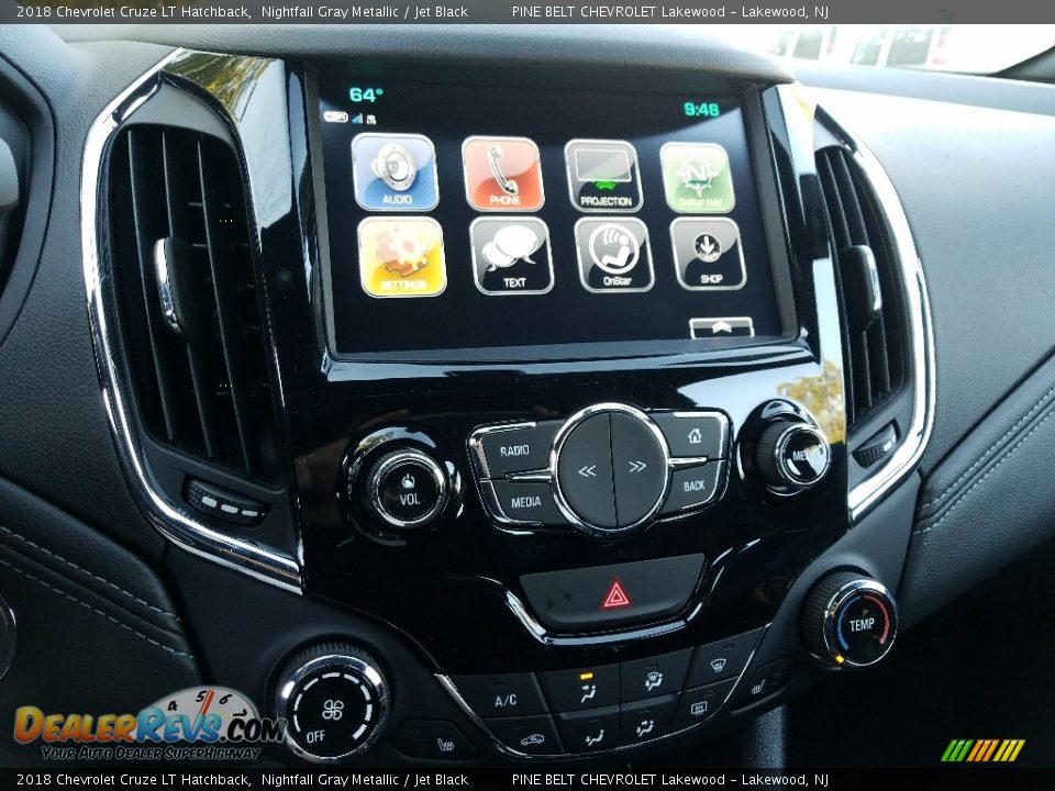 Controls of 2018 Chevrolet Cruze LT Hatchback Photo #10