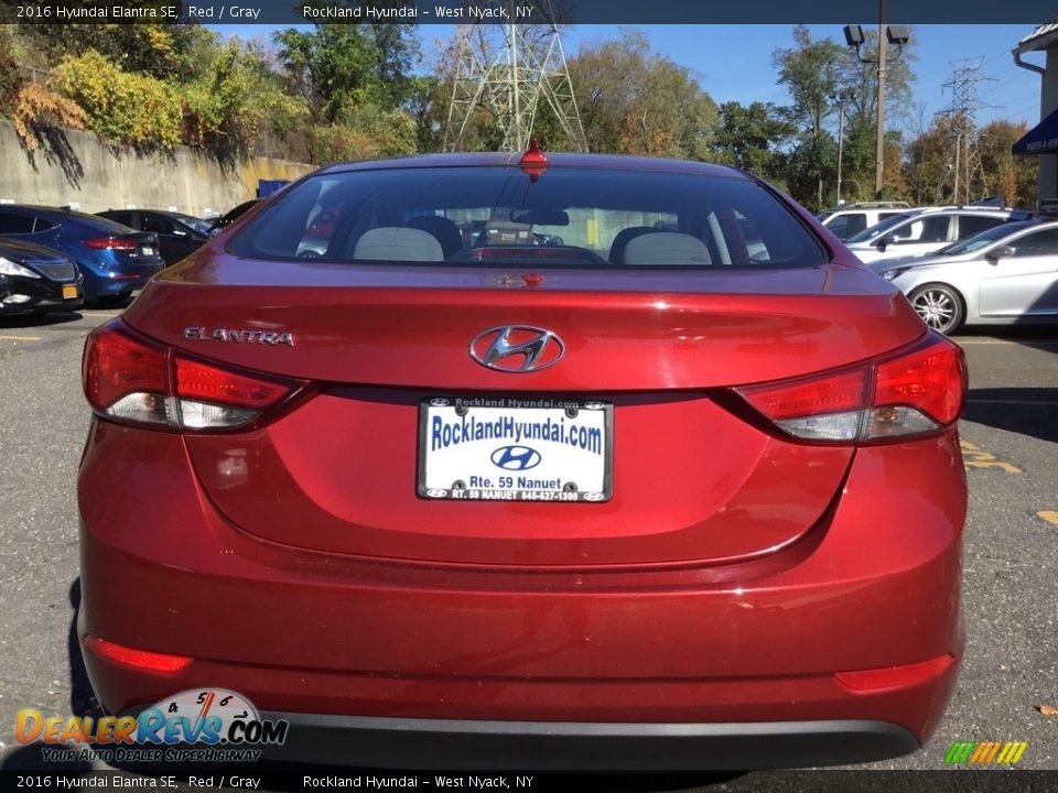 2016 Hyundai Elantra SE Red / Gray Photo #5