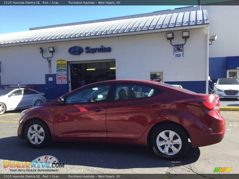 2016 Hyundai Elantra SE Red / Gray Photo #6