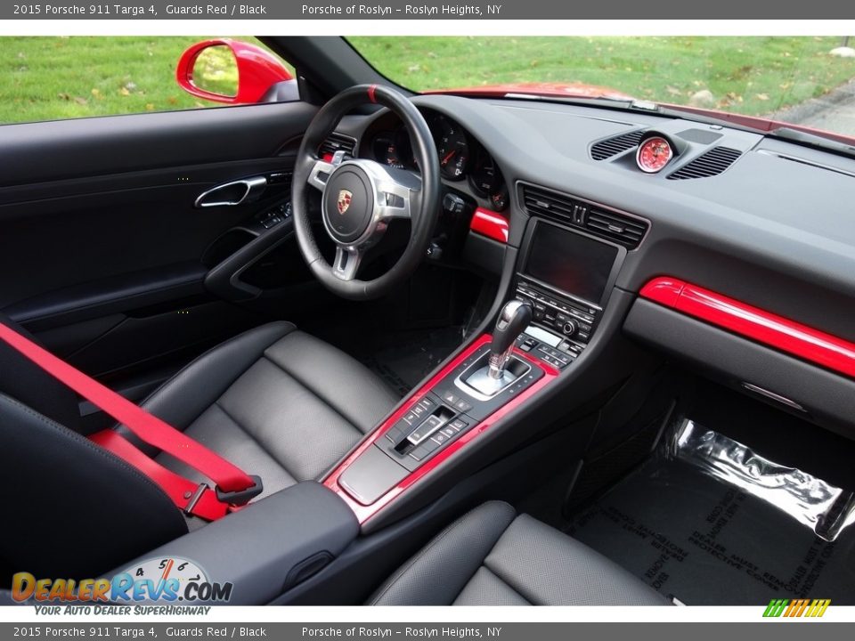 Controls of 2015 Porsche 911 Targa 4 Photo #14