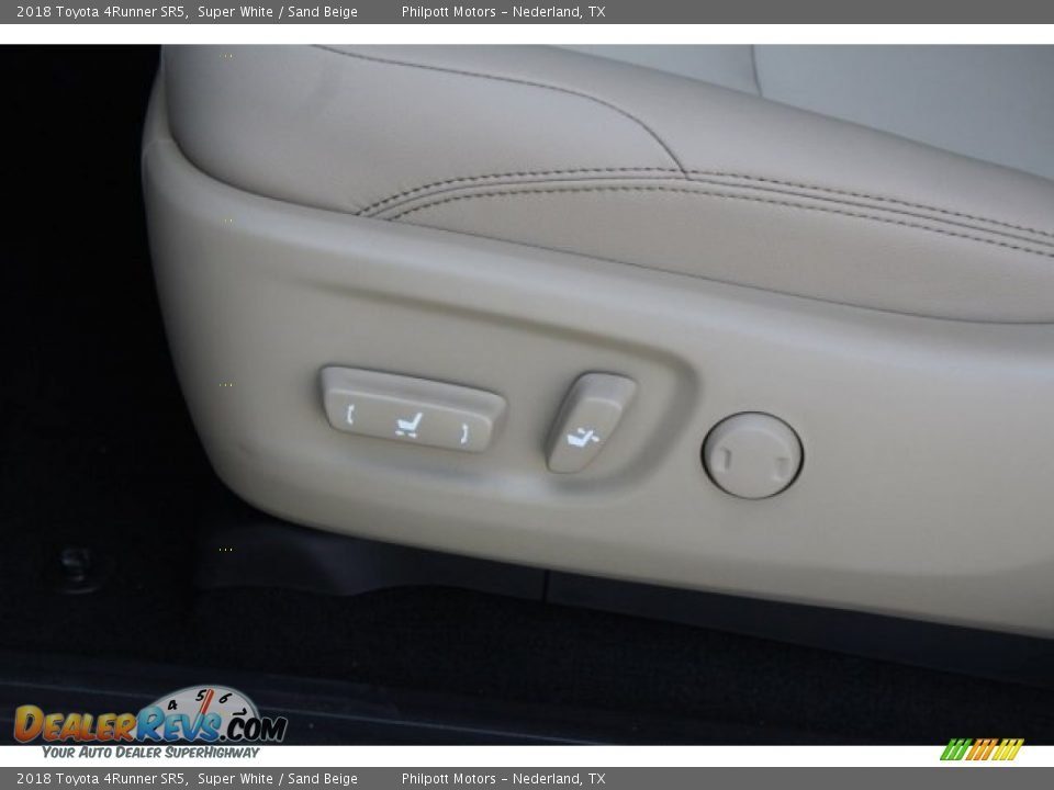 2018 Toyota 4Runner SR5 Super White / Sand Beige Photo #10